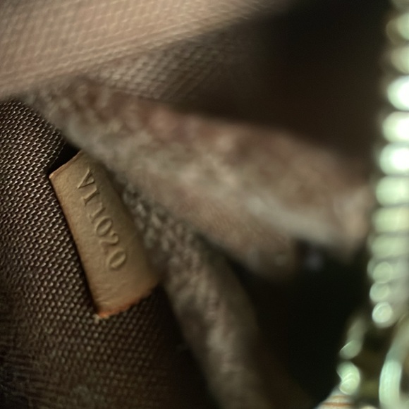 🎉HOST PICK🎉 Louis Vuitton Monogram Pochette Accessories - Picture 7 of 15